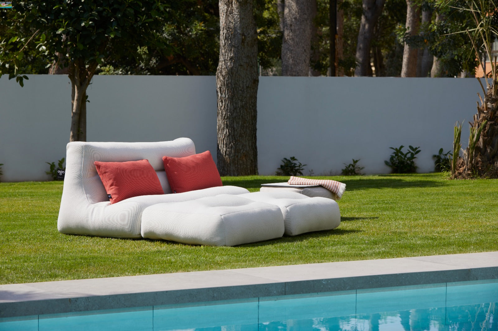 Sit Pool